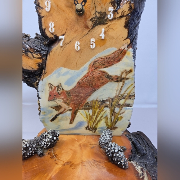 Vtg Wood Clock With Artwork Of Fox Running Pine Cones Rustic Cabin Western Works - Picture 3 of 13